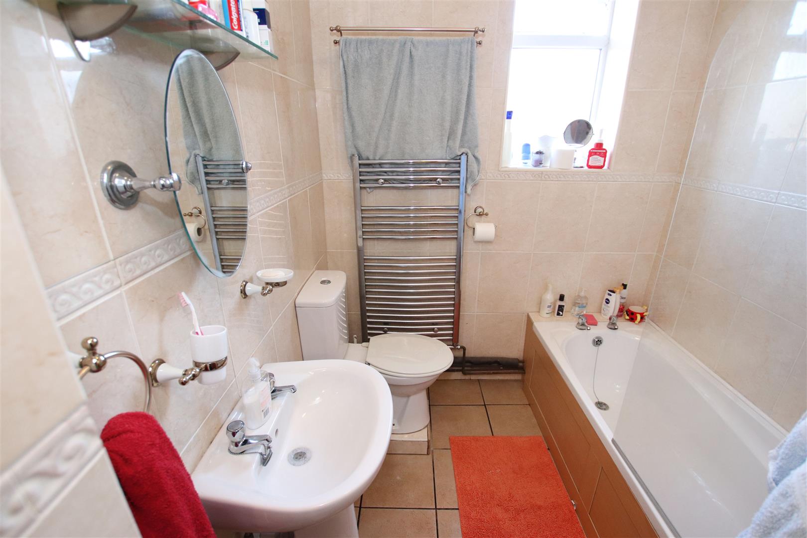 GROUND FLOOR FAMILY BATHROOM